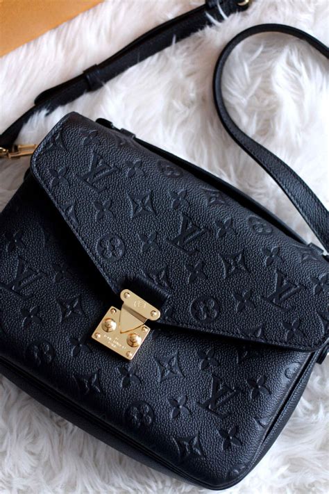 louis vuitton pochette metis schwarz|louis vuitton metis monogram.